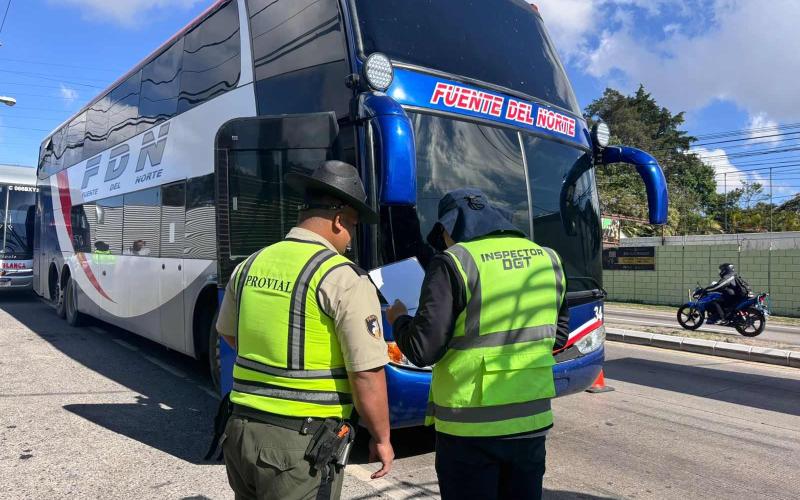 Realizan operativo de verificación de buses en ruta CA-9 Norte