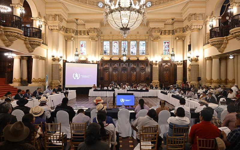 Gobierno fortalece agenda sobre tierras comunales y certeza jurídica junto a autoridades indígenas y ancestrales