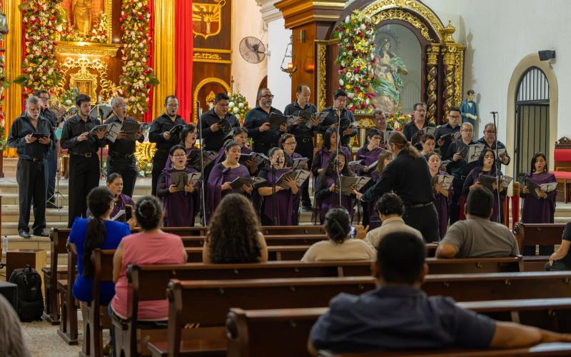Coro Nacional de Guatemala exalta la música sacra en Mazatenango. 