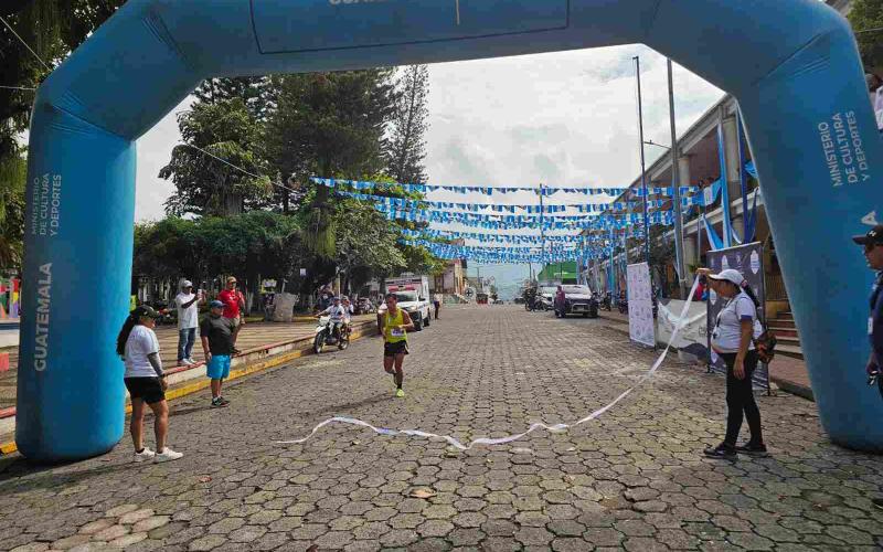 Carrera Leyendas finaliza su gira departamental en Chicacao