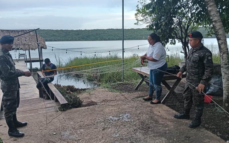 Decomisan trasmallo prohibido en el Lago Petén Itzá