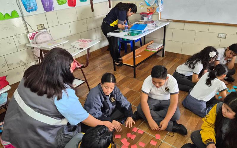 Estudiantes de San Miguel Petapa aprenden de cuidado y bienestar animal