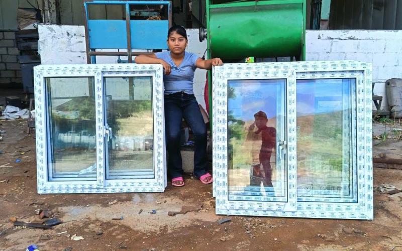 Familias de Jocotán reciben materiales para construir su vivienda