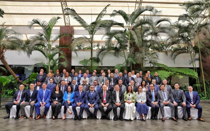 Guatemala reúne a expertos para fortalecer la seguridad y modernizar la navegación aérea