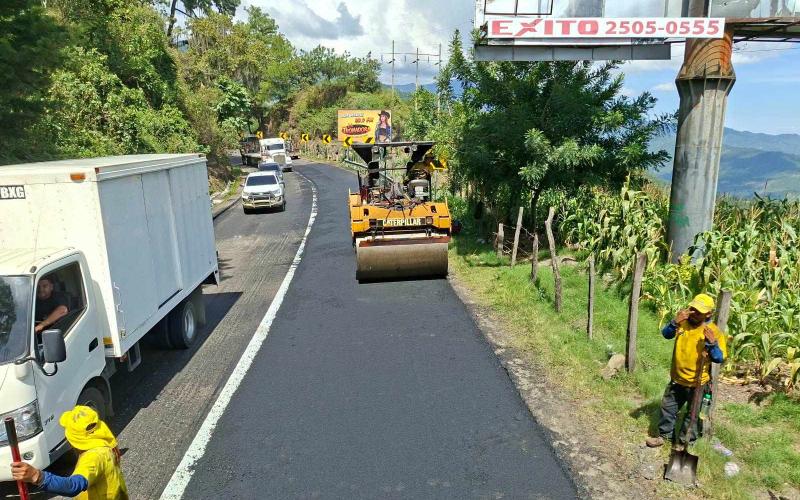 Recuperan las condiciones de la vía en San Jerónimo, Baja Verapaz