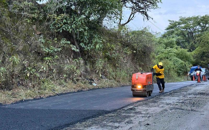 Mantenimiento vial mejora condiciones de circulación en Baja Verapaz