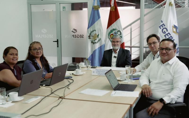 Delegación de SEGEPLAN en la evaluación de los proyectos del programa de cooperación con Perú.