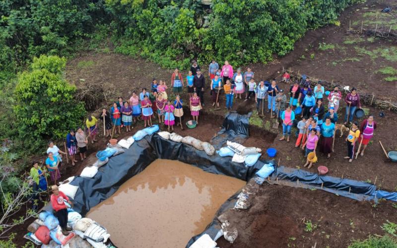 Familias de Jalapa implementan prácticas de conservación de suelo y agua