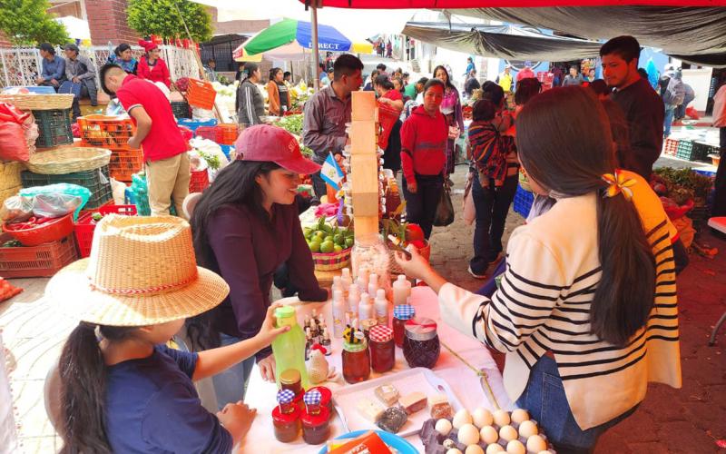 Feria del Agricultor impulsa la comercialización directa para 22 familias agricultoras de San Marcos