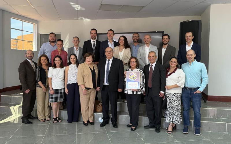IGN rinde homenaje a familiares del ingeniero Alfredo Obiols Gómez