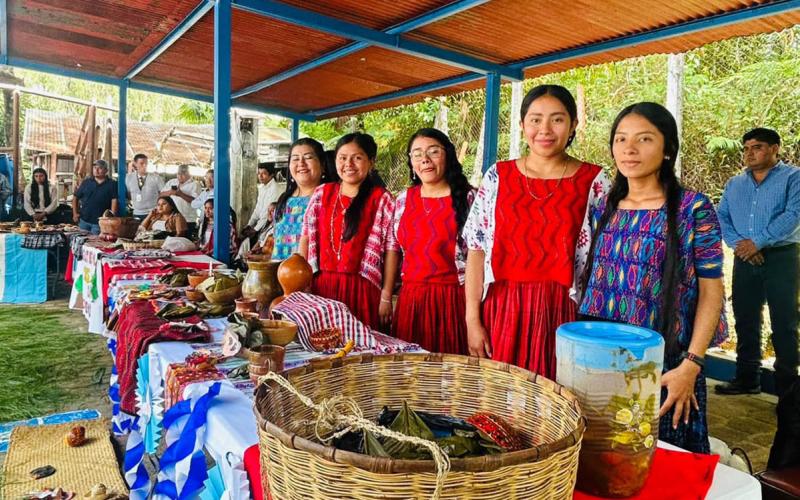 Jornada cívica y cultural promueve las tradiciones de Alta Verapaz