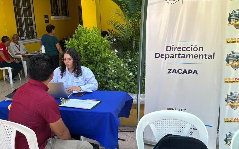 Mintrab realiza Kiosco de Empleo en Zacapa