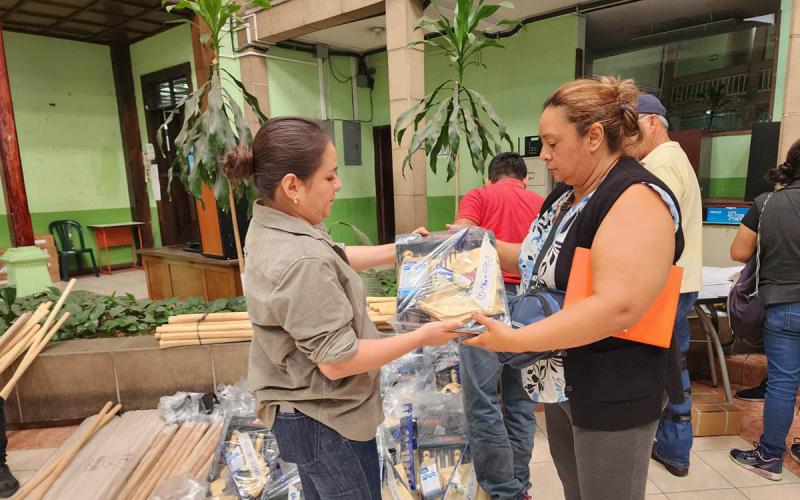 Más de mil centros educativos cuentan con apoyo para implementar huertos escolares