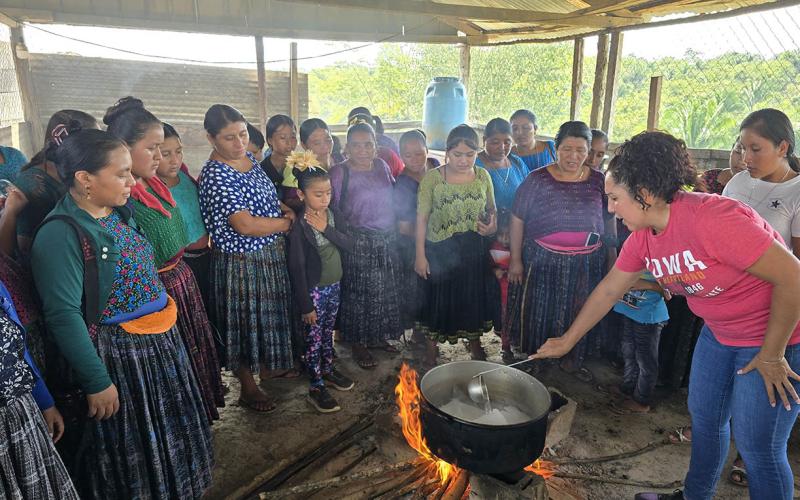 Mujeres peteneras adquieren conocimientos para emprender y generar ingresos