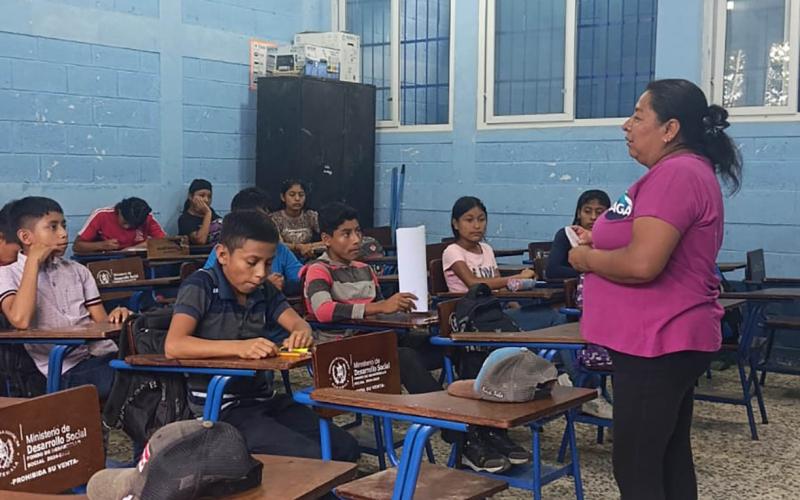 Promueven hábitos de higiene y salud en estudiantes de nivel básico de Zacapa