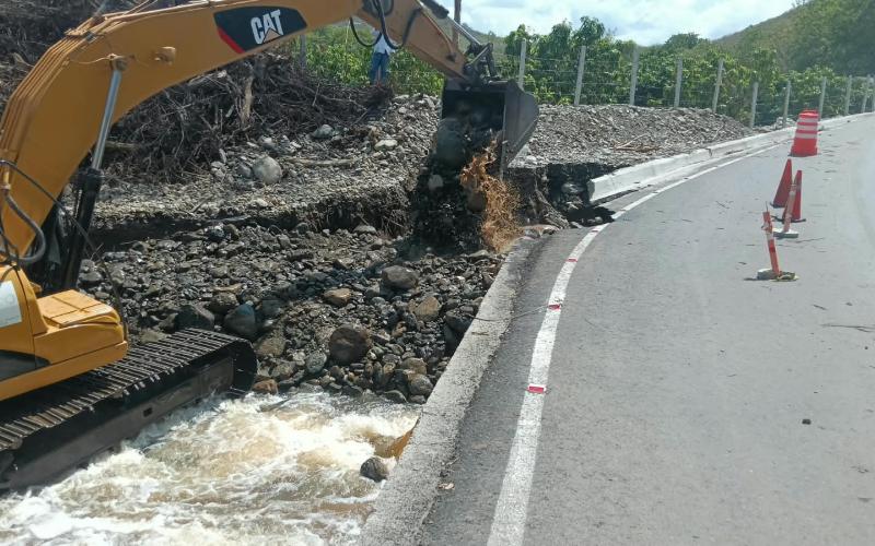 Paso provisional del puente Güijo continúa habilitado