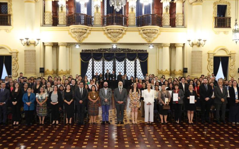Herramientas para la gestión pública: concluyen diplomados en pertinencia cultural. 