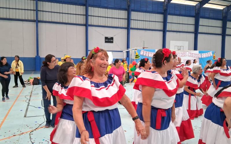 Mujeres por América promueve la identidad cultural mediante danzas folclóricas