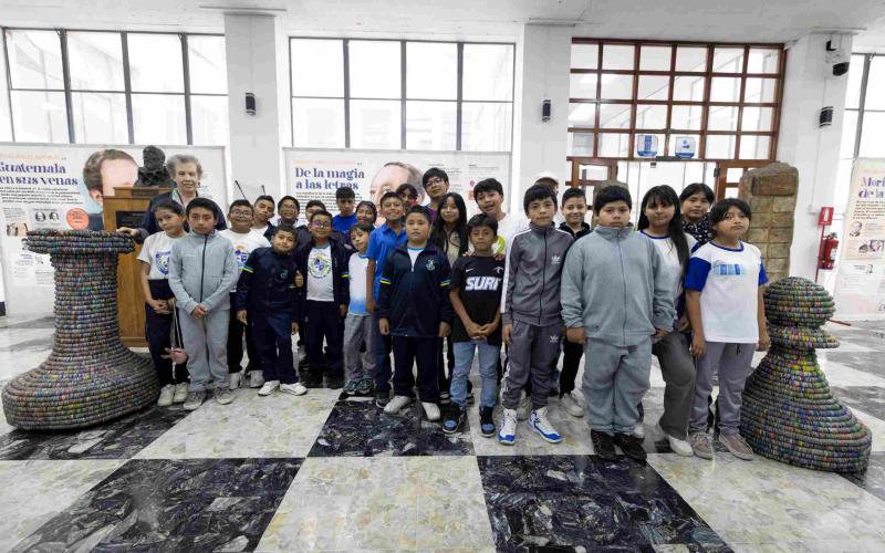 El Ajedrez reúne a estudiantes en la Biblioteca Nacional de Guatemala