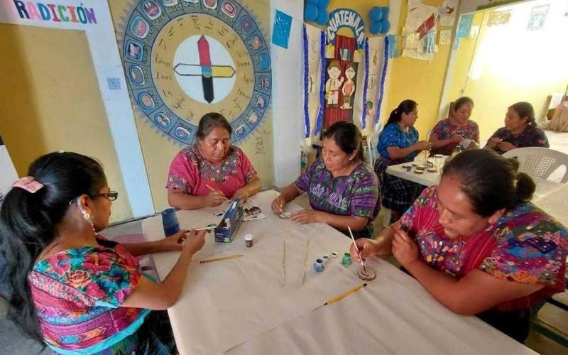 Lideresas de Santo Domingo Xenacoj profundizan en el significado de los nahuales y la cosmovisión maya
