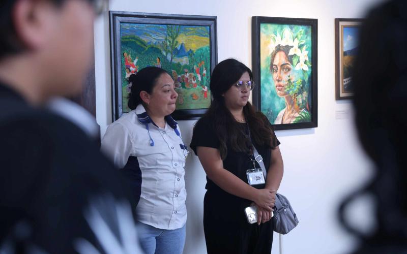 Pintores de Salcajá exponen su arte en Punto Cultura