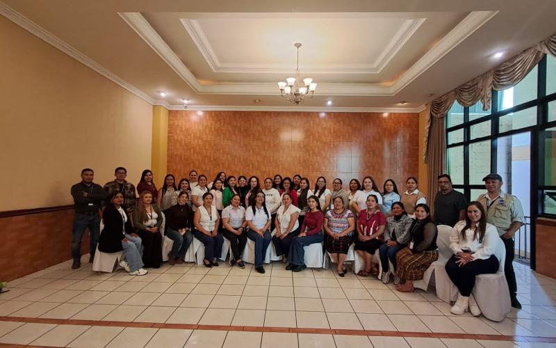 Capacitan a 33 profesionales de Hogar Rural en metodología MEC-Rural