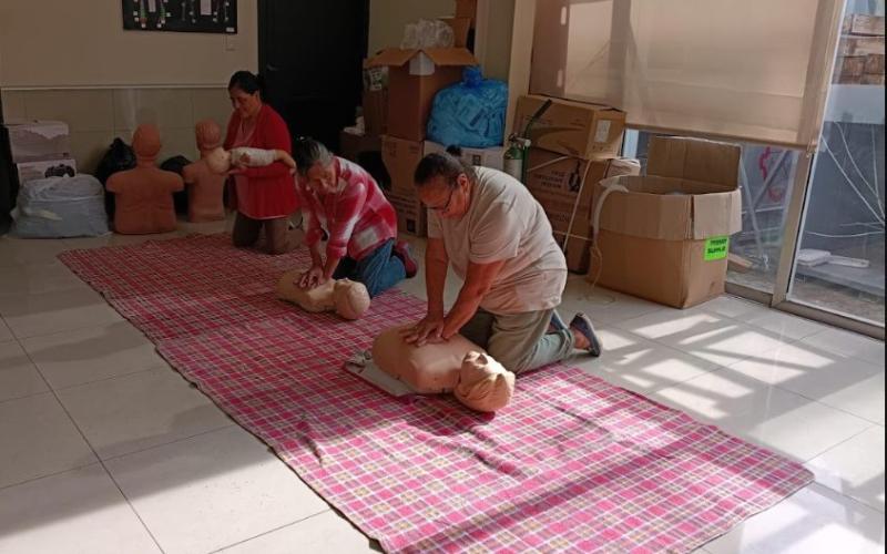Líderes comunitarios de zona 7 aprenden primeros auxilios