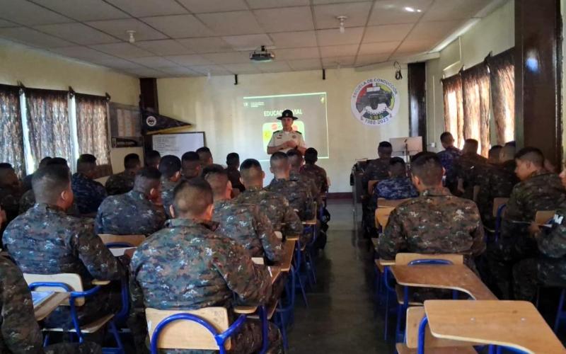 Provial capacita a personal del Ejército para prevenir riesgos en carretera