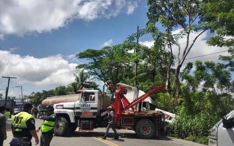 Provial reporta hechos de tránsito y llama a conducir con precaución