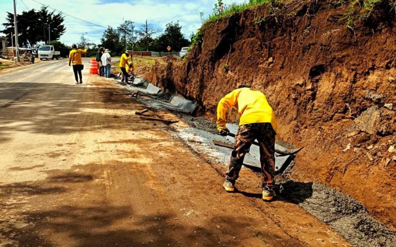 Construcción de cunetas en Sololá beneficia a más de 90 mil habitantes