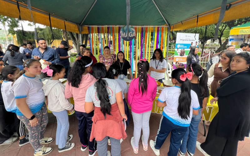 Celebran el “Mes de la Alimentación” con feria nutritiva y platillos locales en Jalapa