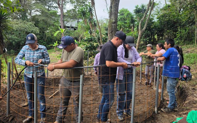 Instalan reservorio de agua para cultivos en Baja Verapaz