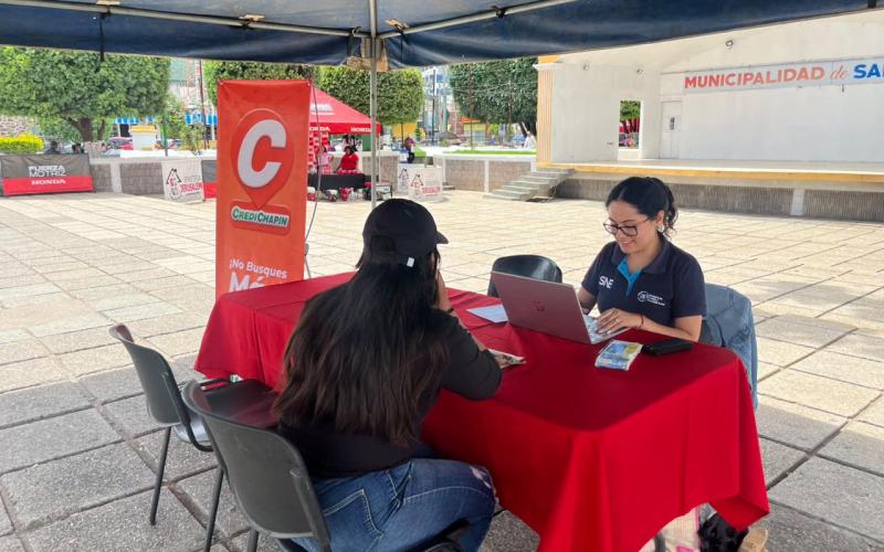 Mintrab realiza kiosco de Empleo en Baja Verapaz