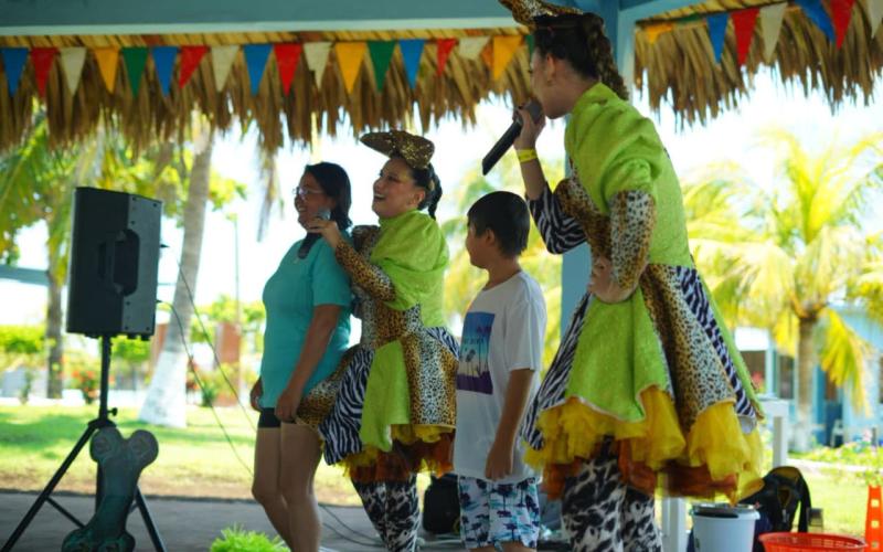 Disfrutan de una jornada llena de arte y tradición en Laberinto