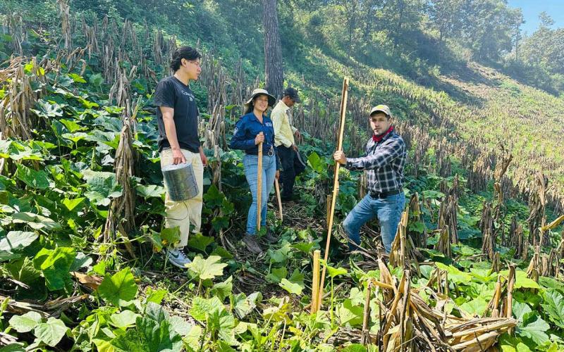 Establecen parcelas demostrativas del programa Suelos y Agua para el Futuro en Santa Cruz El Chol