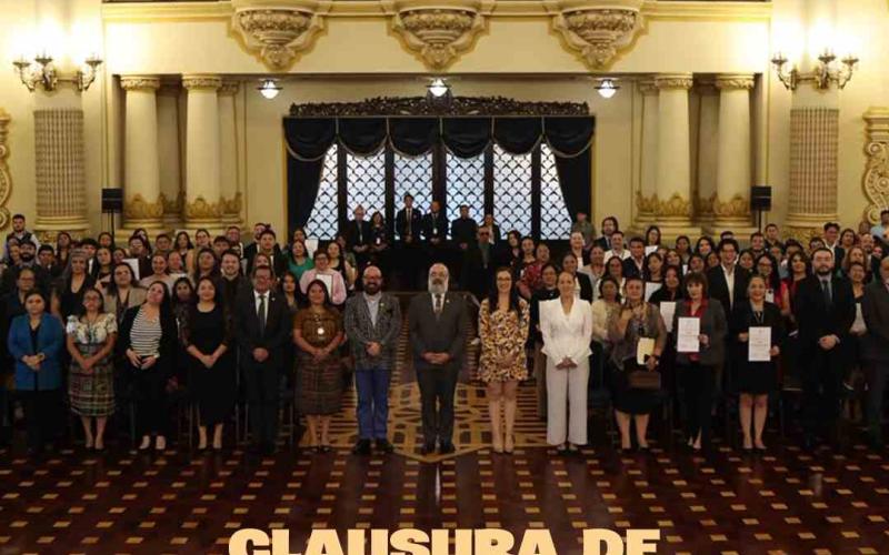 110 servidores públicos concluyen diplomados sobre pertinencia cultural