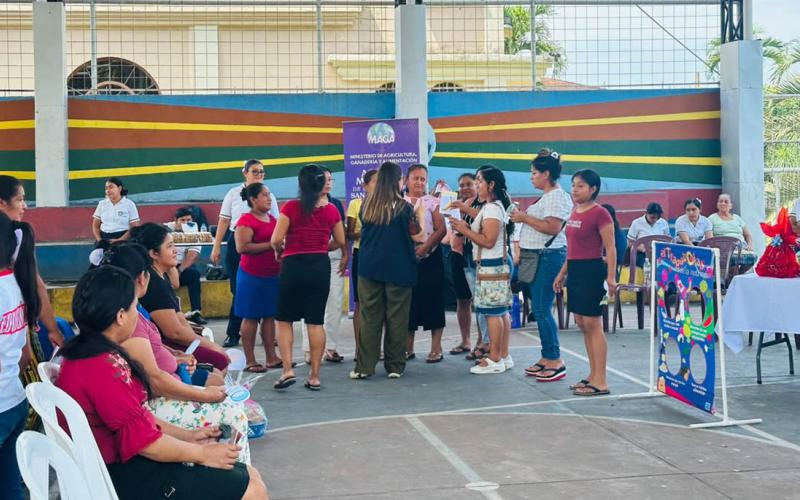 Familias de San Miguel Panán fortalecen conocimientos acerca de alimentación saludable