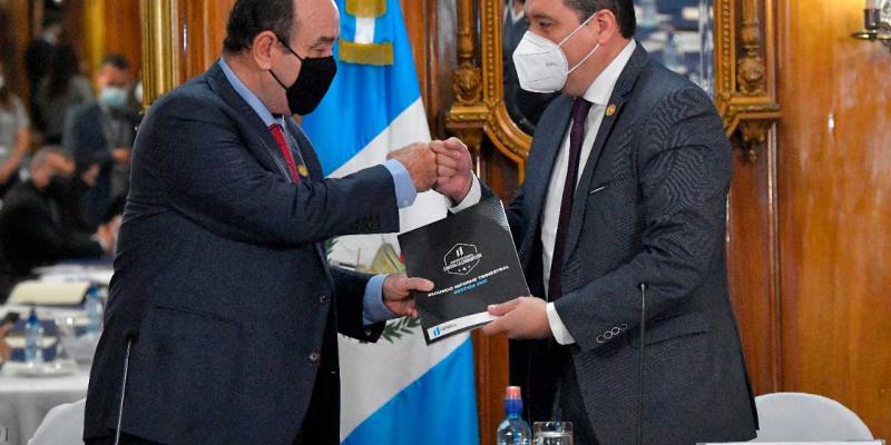 Entrega oficial de Informe.
