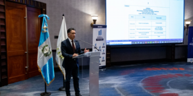 Ministro de Ambiente y Recursos Naturales, Mario Rojas Espino durante la reunión del pre Consejo Nacional de Cambio Climático