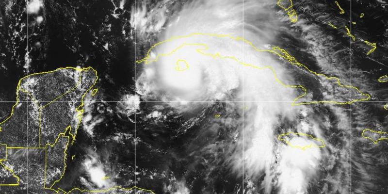 Tormenta Tropical Ida a 320 kilómetros al este-sureste del extremo occidental de Cuba. Fuente: NOAA.