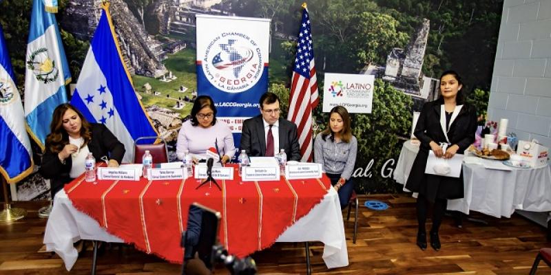 Firma de acuerdo en Georgia, EE. UU.