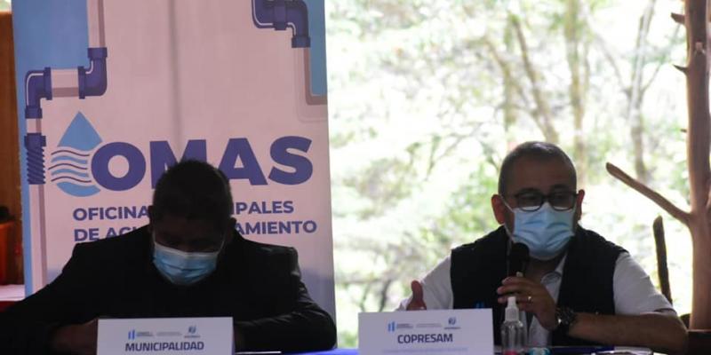 Jefe de Educación Municipal. Lic. Guillermo Barrios 