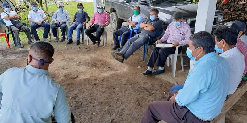 Beneficiarios participan en mesa de diálogo