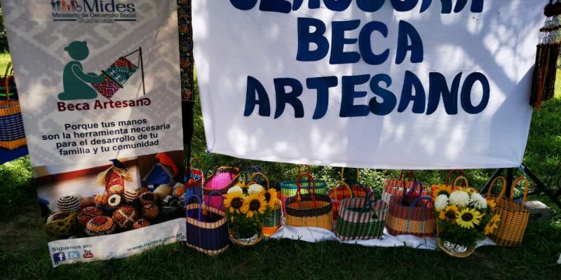 Productos elaborados por personas usuarias del programa Beca Social Artesano