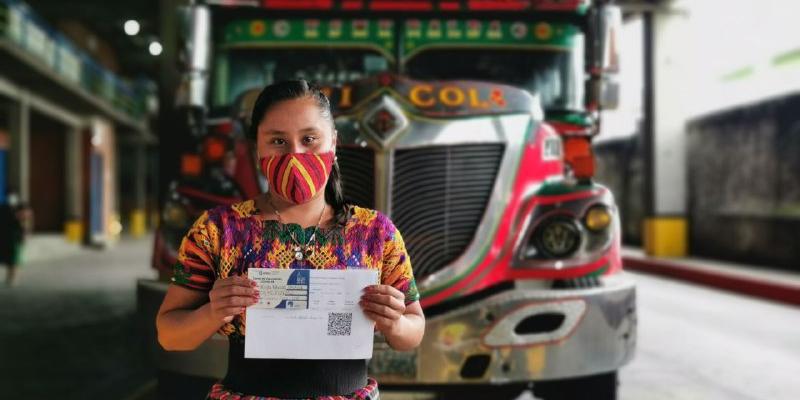 Personal del sector transporte es vacunado contra el COVID-19