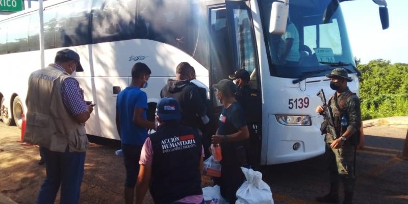 Ejército de Guatemala protege a migrantes durante su tránsito en el territorio nacional