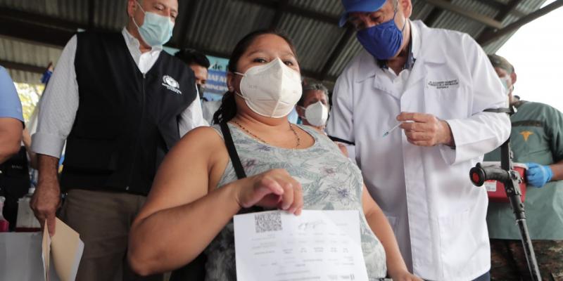 Presidente vacuna en Zacapa