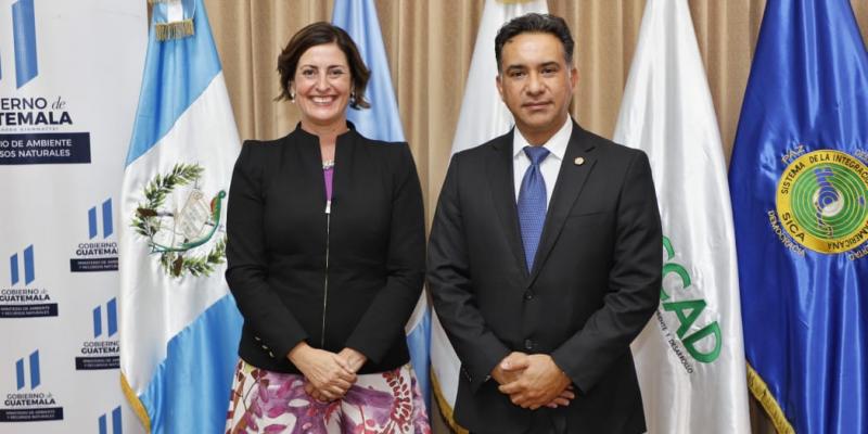 Ministro Mario Rojas se reúne con la directora adjunta de la FAO, Beth Bechdol.