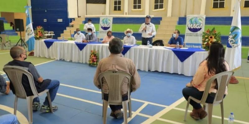 MAGA impulsa la agrocadena de la rosa de jamaica 
