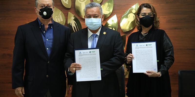 Firma de convenio MIDES FUNDAZUCAR